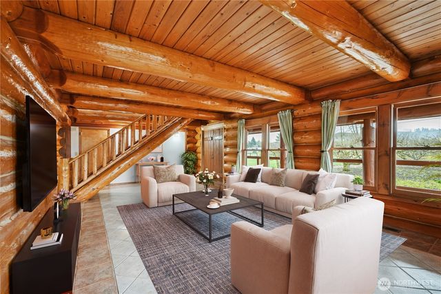 6946 Willow Grove Road, Longview, WA 98632