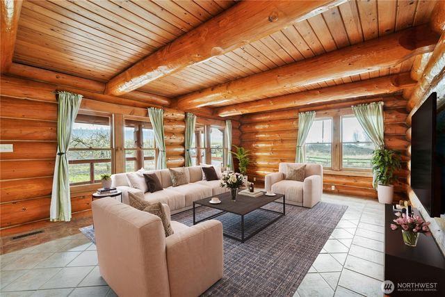 6946 Willow Grove Road, Longview, WA 98632