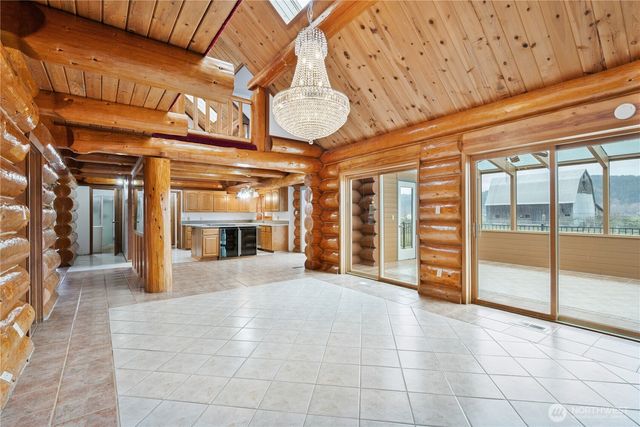 6946 Willow Grove Road, Longview, WA 98632