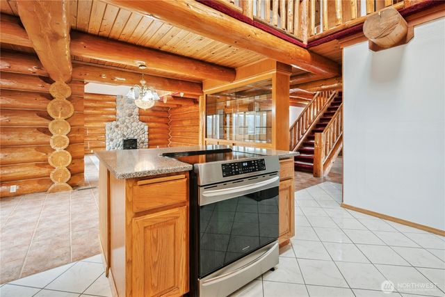 6946 Willow Grove Road, Longview, WA 98632