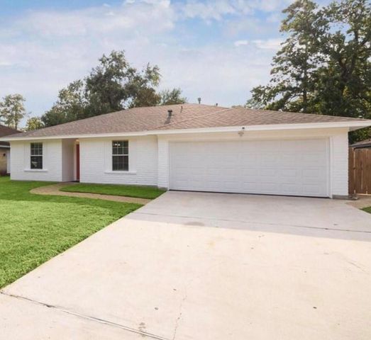 23103 Berry Pine Drive, Spring, TX 77373