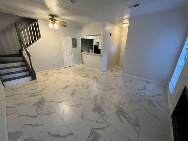 501 Arbor Creek Drive 213, Euless, TX 76039