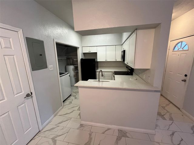 501 Arbor Creek Drive 213, Euless, TX 76039