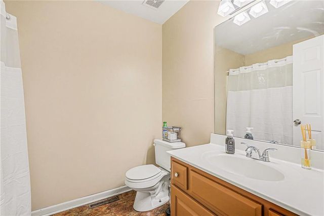 828 SW Country Hill Drive, Grain Valley, MO 64029