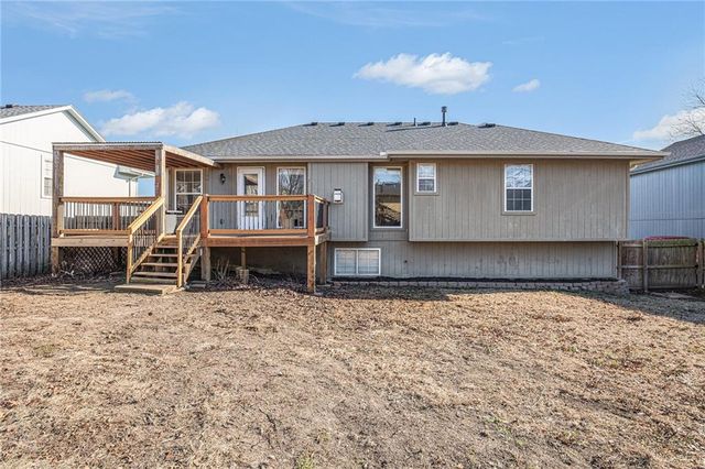 828 SW Country Hill Drive, Grain Valley, MO 64029