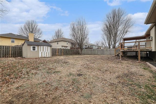 828 SW Country Hill Drive, Grain Valley, MO 64029