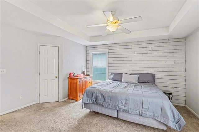 828 SW Country Hill Drive, Grain Valley, MO 64029