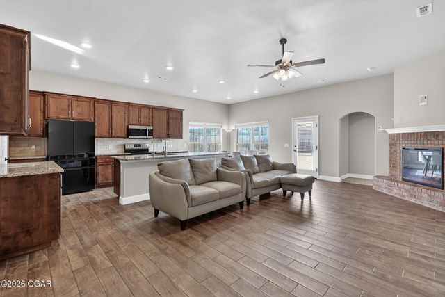 2140 Mia Faith Place, Joplin, MO 64804