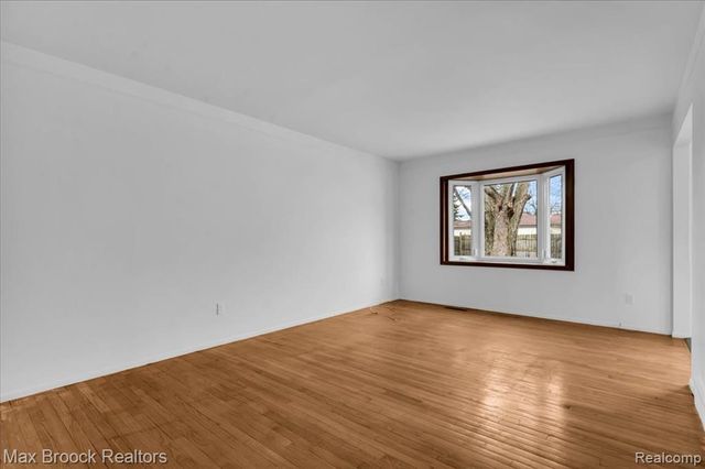 15447 Rudland Street, Roseville, MI 48066