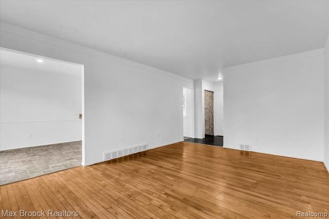 15447 Rudland Street, Roseville, MI 48066