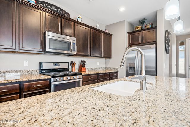 12118 W HIDE Trail, Peoria, AZ 85383