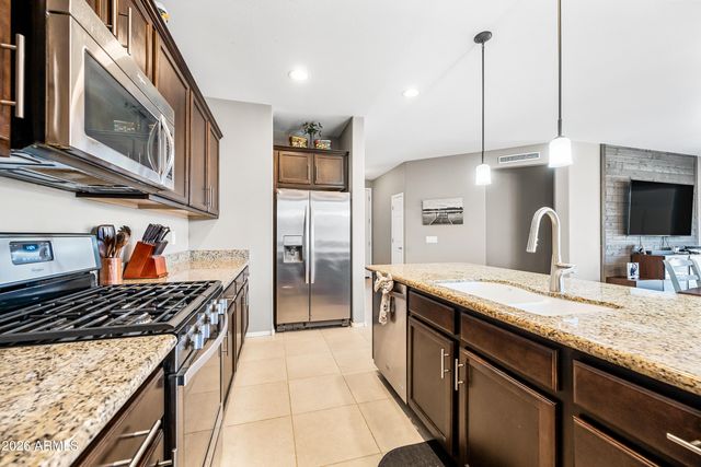12118 W HIDE Trail, Peoria, AZ 85383