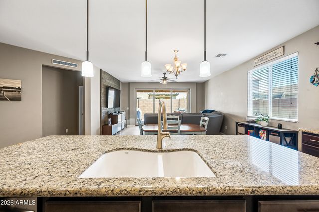 12118 W HIDE Trail, Peoria, AZ 85383