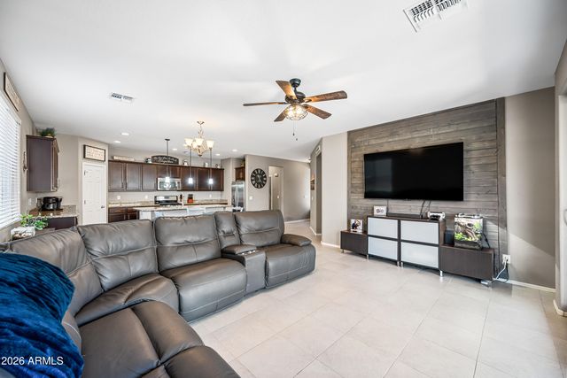 12118 W HIDE Trail, Peoria, AZ 85383