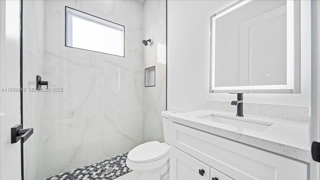 1125 DUTCHESS ST E, Lehigh Acres, FL 33974