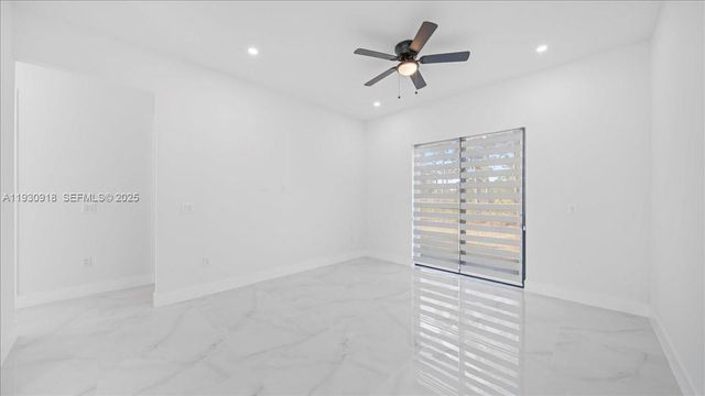 1125 DUTCHESS ST E, Lehigh Acres, FL 33974