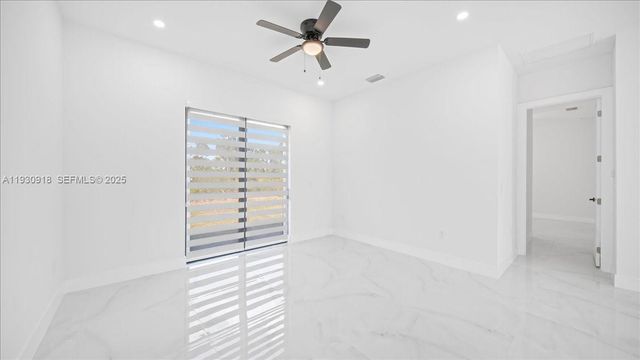 1125 DUTCHESS ST E, Lehigh Acres, FL 33974