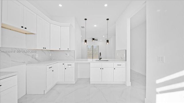 1125 DUTCHESS ST E, Lehigh Acres, FL 33974