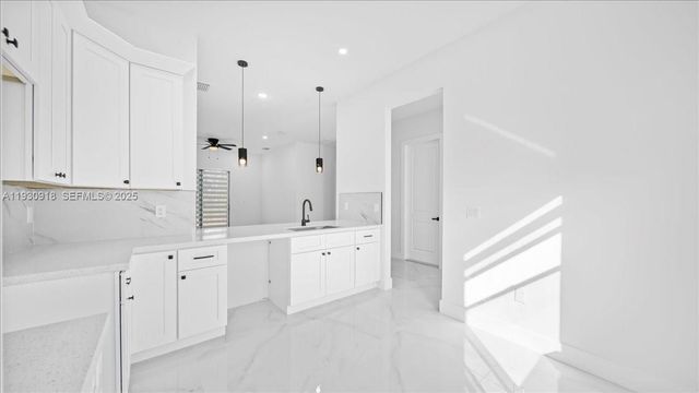 1125 DUTCHESS ST E, Lehigh Acres, FL 33974