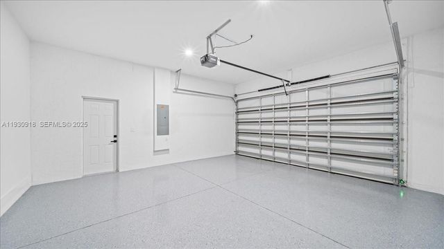 1125 DUTCHESS ST E, Lehigh Acres, FL 33974