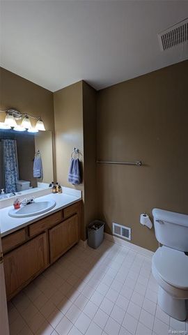 40 Pine Tree Ridge Drive 2, Waterford, MI 48327