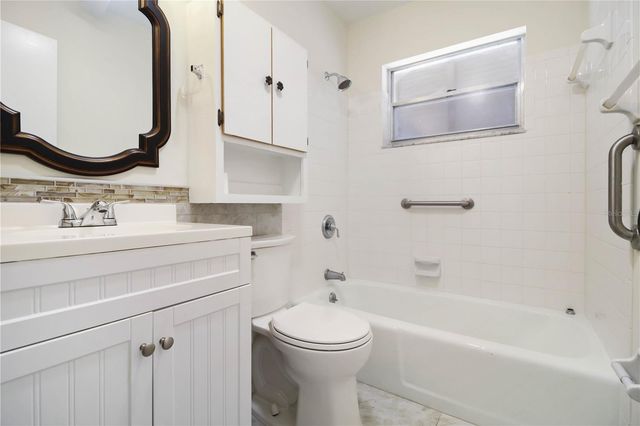 1028 LILLIAN STREET, Venice, FL 34285