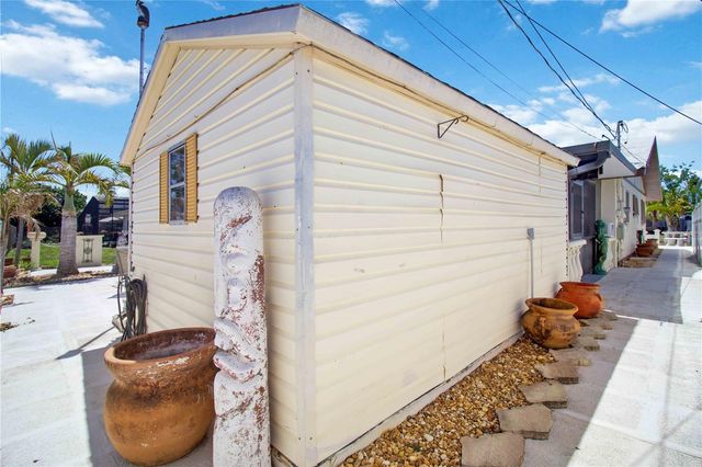 1028 LILLIAN STREET, Venice, FL 34285