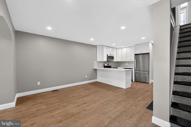 6728 GUYER AVE, Philadelphia, PA 19142