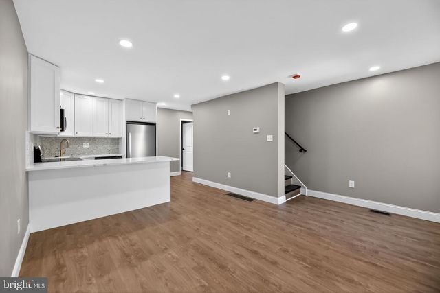 6728 GUYER AVE, Philadelphia, PA 19142