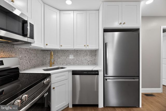 6728 GUYER AVE, Philadelphia, PA 19142