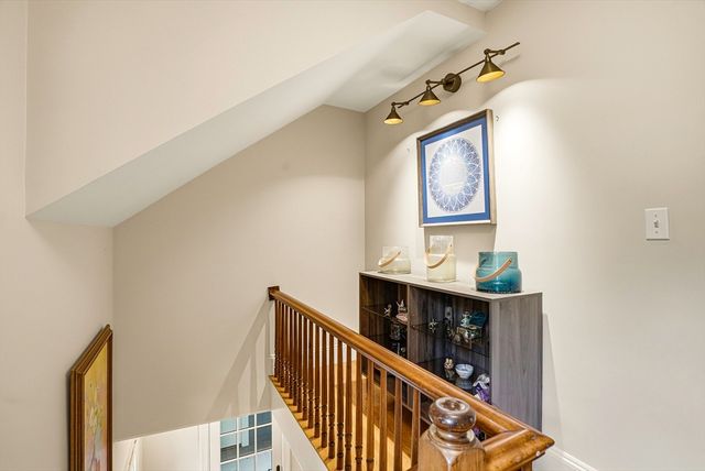 26 Leach Ln, Natick, MA 01760