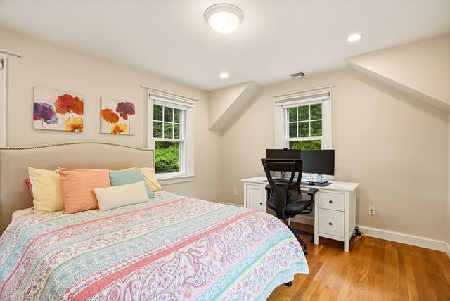 26 Leach Ln, Natick, MA 01760