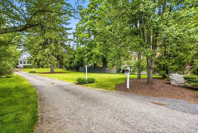 26 Leach Ln, Natick, MA 01760