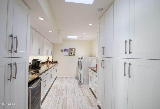 2511 E OREGON Avenue, Phoenix, AZ 85016