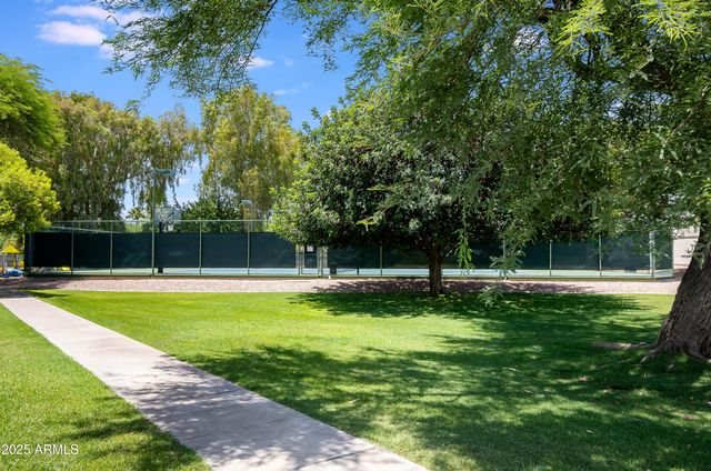 2511 E OREGON Avenue, Phoenix, AZ 85016