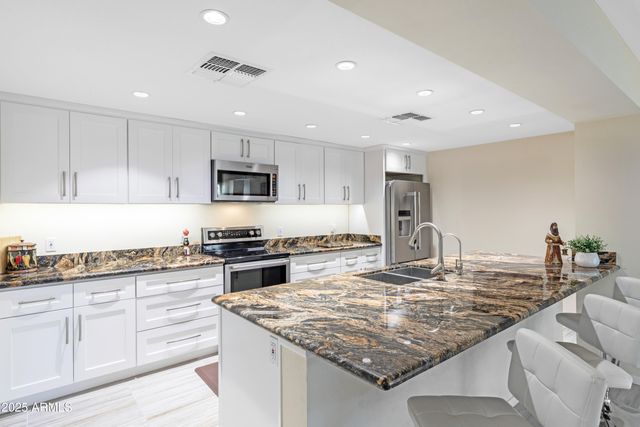 2511 E OREGON Avenue, Phoenix, AZ 85016