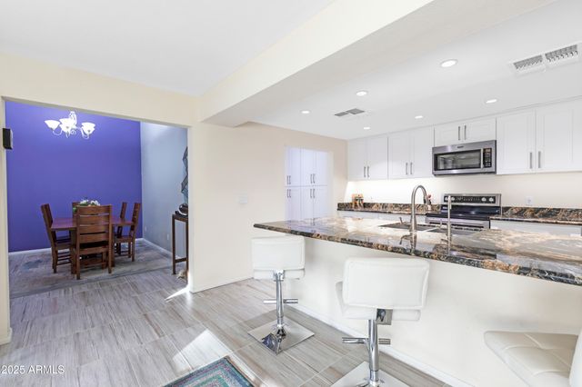 2511 E OREGON Avenue, Phoenix, AZ 85016