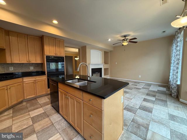 22949 FANSHAW SQ, Brambleton, VA 20148