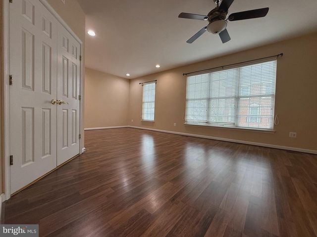 22949 FANSHAW SQ, Brambleton, VA 20148