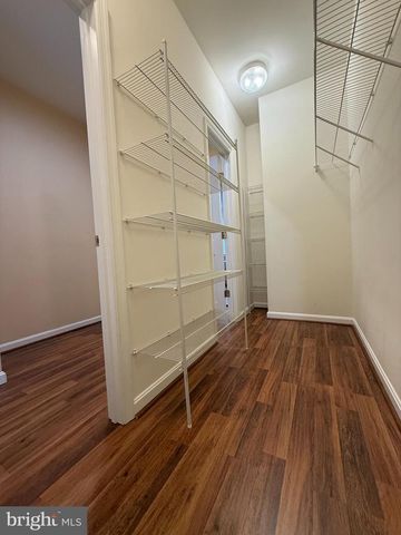 22949 FANSHAW SQ, Brambleton, VA 20148