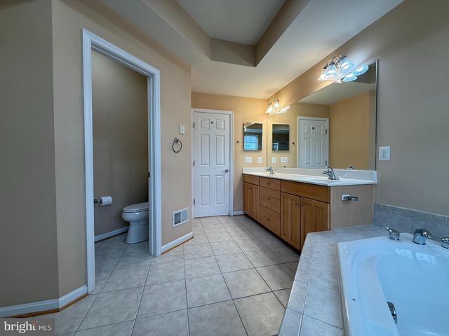 22949 FANSHAW SQ, Brambleton, VA 20148