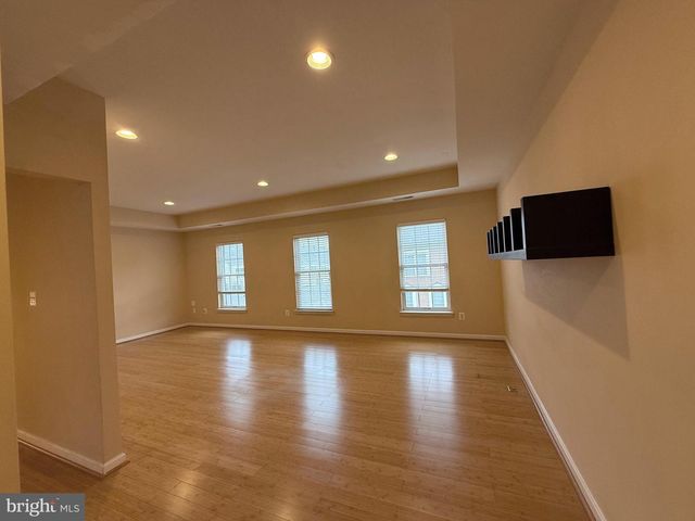 22949 FANSHAW SQ, Brambleton, VA 20148