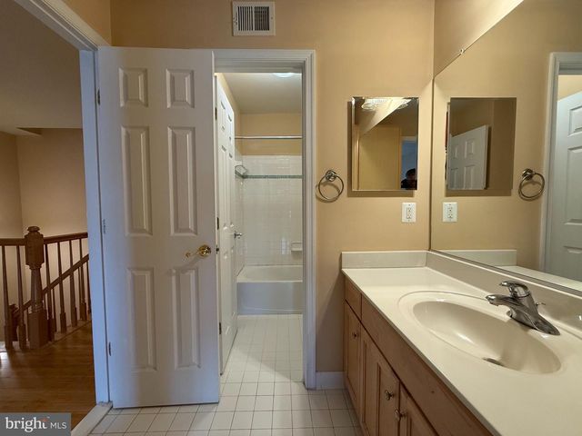 22949 FANSHAW SQ, Brambleton, VA 20148