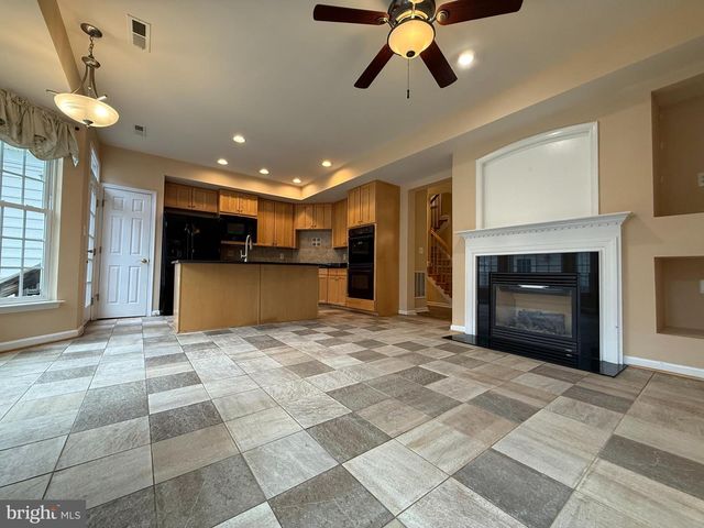 22949 FANSHAW SQ, Brambleton, VA 20148