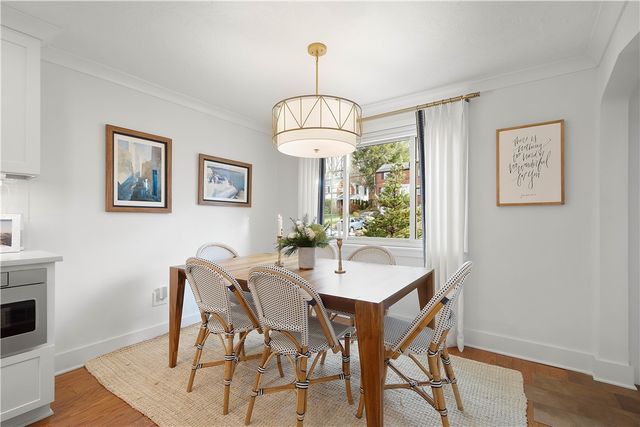 104 Seneca Dr, Mt Lebanon, PA 15228