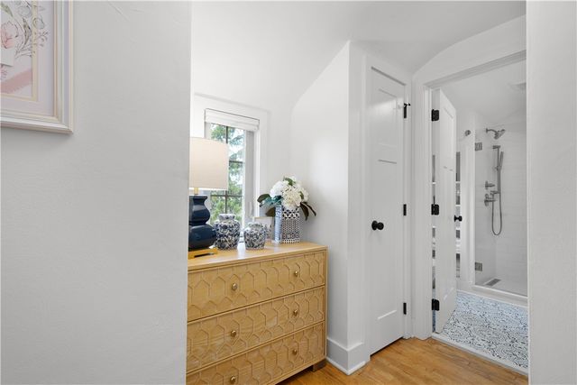 104 Seneca Dr, Mt Lebanon, PA 15228