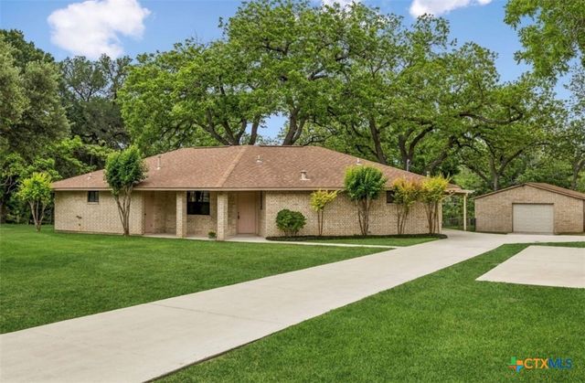 900 Boenig Street, Seguin, TX 78155