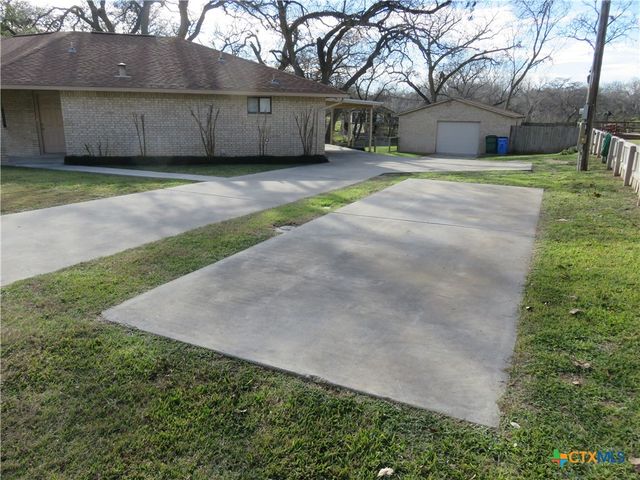 900 Boenig Street, Seguin, TX 78155