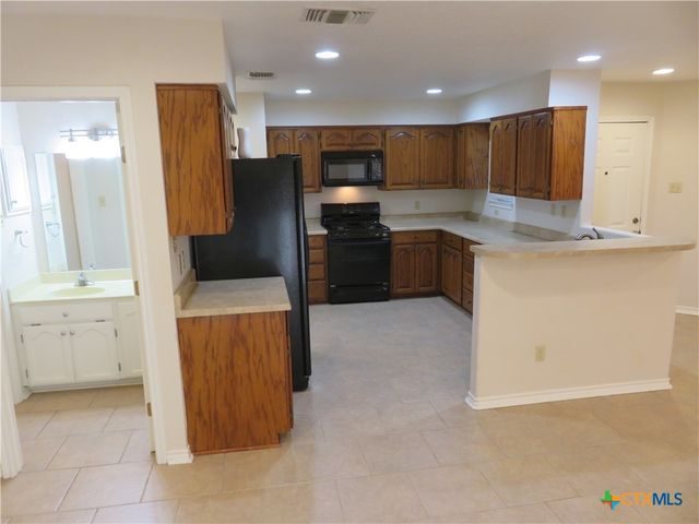 900 Boenig Street, Seguin, TX 78155
