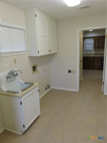 900 Boenig Street, Seguin, TX 78155